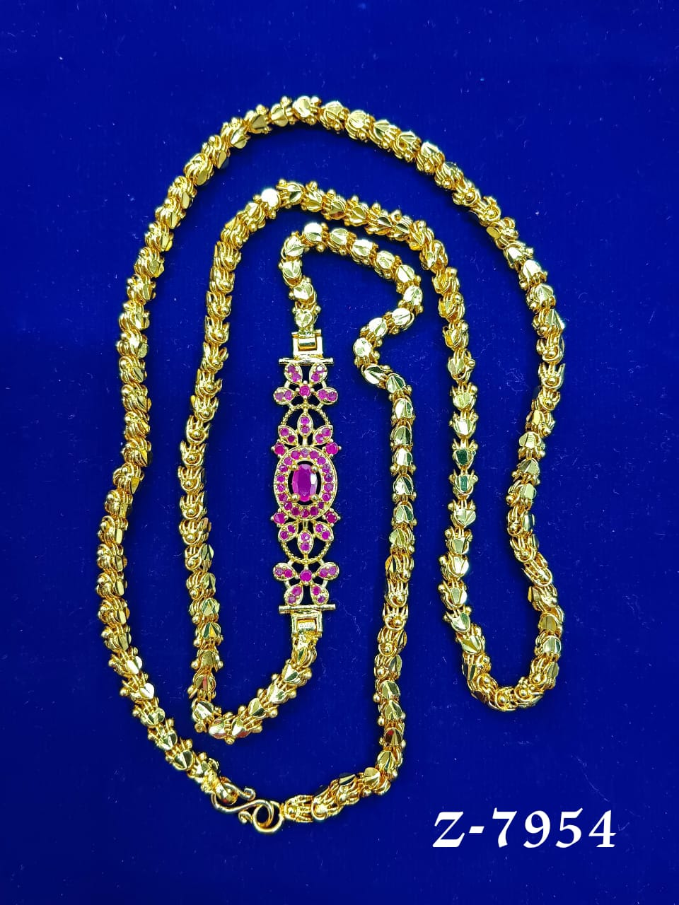 Traditional Gold-Plated Mugappu Chain with Pink Stone Embellishments - Z-7954